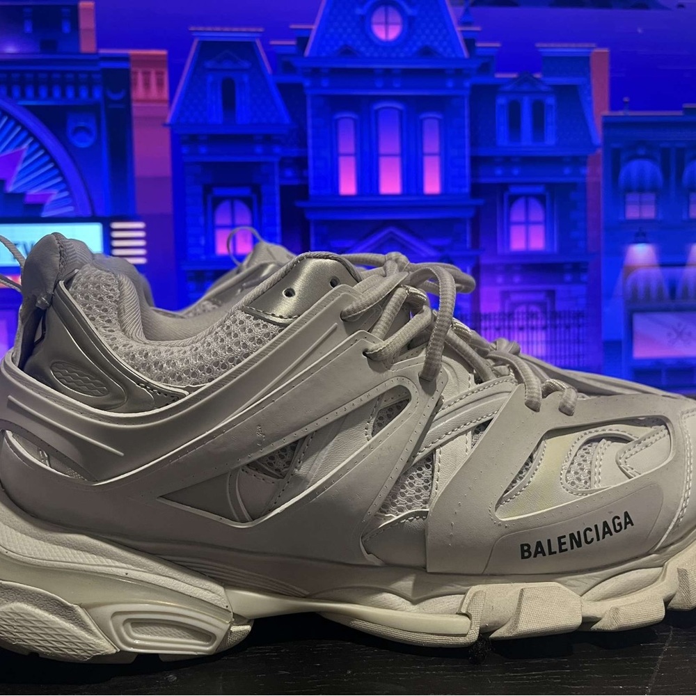 Balanciaga track